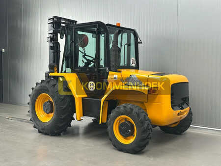 Empilhador todo-terreno 2023  JCB 940 (3)
