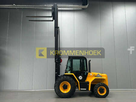Empilhador todo-terreno 2023  JCB 940 (8)
