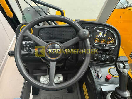 Chariots téléscopiques fixes 2023  JCB 525-60 Agri plus (14)
