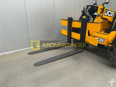 Chariots téléscopiques fixes 2023  JCB 525-60 Agri plus (8)