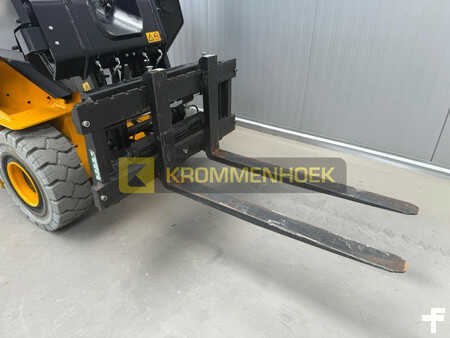Empilhador telescópico-Fixo 2021  JCB TLT 35-22E Demo (8)