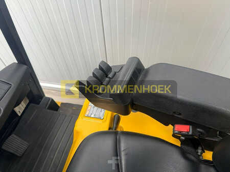 Elektro čtyřkolový VZV 2007  Yale ERP 16 (12)