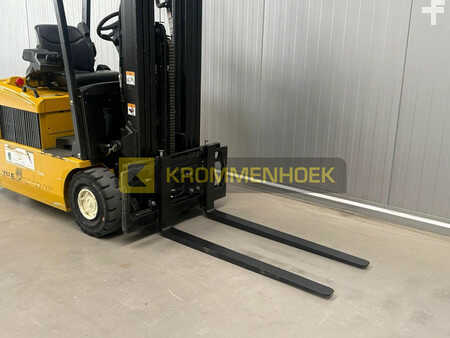 Elektro čtyřkolový VZV 2007  Yale ERP 16 (8)