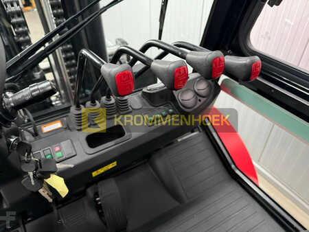 Empilhador diesel 2025  Manitou MI 100 D (15)
