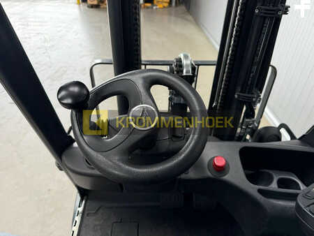 Elektryczne 4-kołowe 2020  Linde E 12 (13)