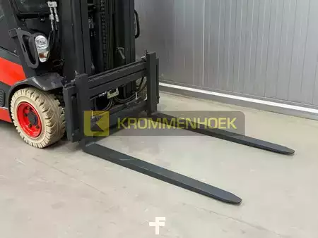Elektromos 4 kerekű 2018  Linde E 16 Li-on (9)