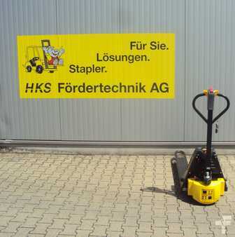 Electric Pallet Trucks 2022  Hyster PC1.5 (2)