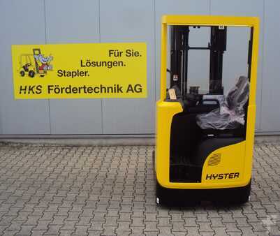 Chariot à mât rétractable 2020  Hyster R1.2E (2)