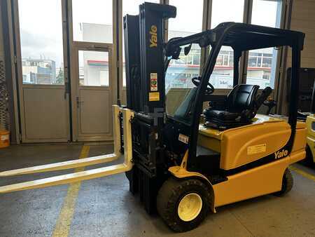 Elektro čtyřkolový VZV 2013  Yale ERP35VL (1)