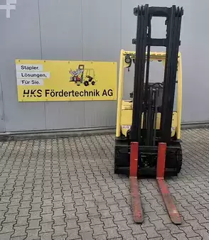 Chariots électriques à 4 roues 2017  Hyster J3.5XN Advance (2)