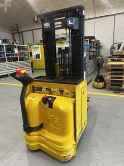 Hochhubwagen 2006  Yale MS14 IL (1)