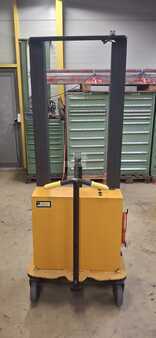 Magasemelésű béka - Incab Semi-Elektro Hochhubwagen (2)