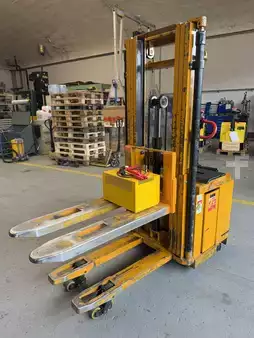 Pallet Stackers 1999  Vestergaard C12i-FFTL mit Initialhub (3)
