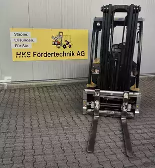 Elektro 4 Rad 2009  Yale ERP30VL (1)