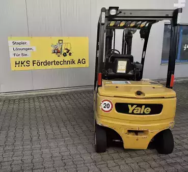 Elektro 4 Rad 2009  Yale ERP30VL (2)