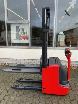 Hochhubwagen 2012  Linde L12i (1)