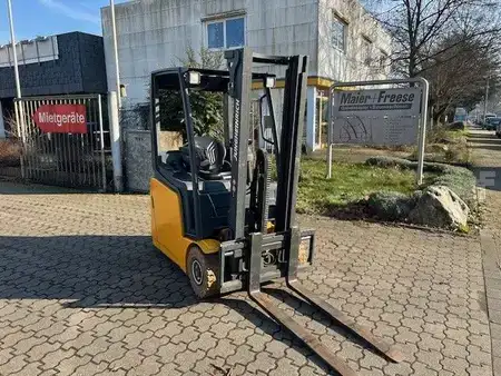 Elektro 3 Rad 2015  Jungheinrich EFG215 (1)