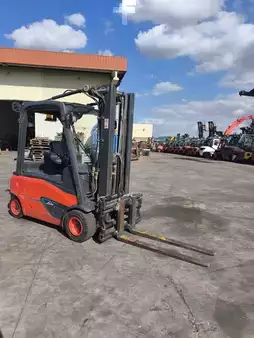 Chariots électriques à 4 roues 2018  Linde E20PL-02 (2)