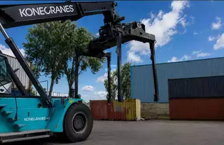 Reachstacker 2020  Konecranes SMV4531CC5 (4)