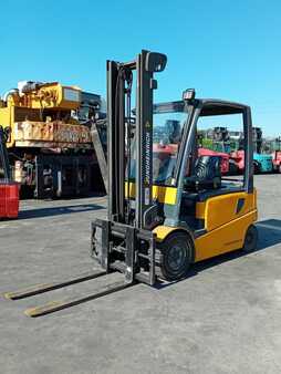 Carrelli elettrici 4 ruote - Jungheinrich EFG-VAC30 (1)