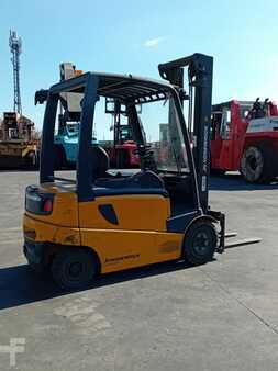 Carrelli elettrici 4 ruote - Jungheinrich EFG-VAC30 (3)