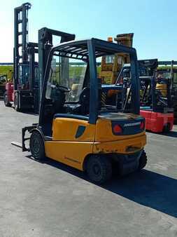 Carrelli elettrici 4 ruote - Jungheinrich EFG-VAC30 (4)