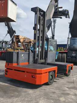 Carrelli elevatori laterali 2002  B-P Battioni e Pagani HT5EL (2)