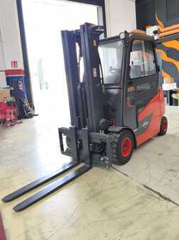 Carrelli elettrici 4 ruote - Linde E30SH (1)