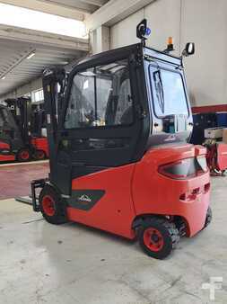Carrelli elettrici 4 ruote - Linde E30SH (3)