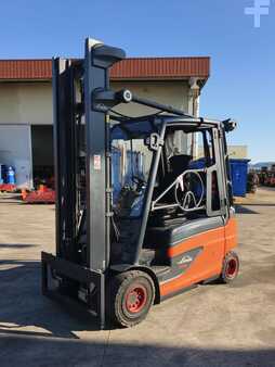 Carrelli elettrici 4 ruote 2019  Linde E30L-01 (1)