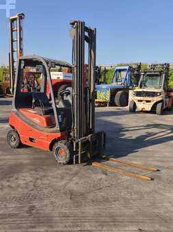 Carrelli elevatori diesel 1995  Linde H16D (2)