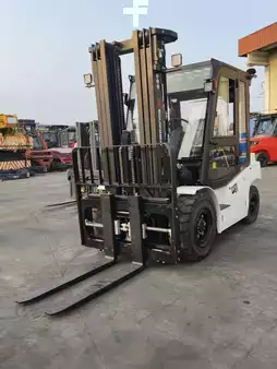 Elektro 4 Rad 2026  EP Equipment EFL503-HV-6 (1)