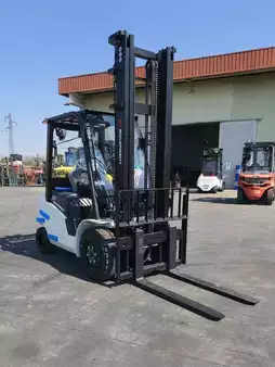 Elektro 4 Rad 2026  EP Equipment EFL303 (2)