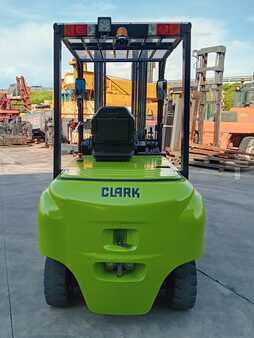 4-wiel elektrische heftrucks 2019  Clark GEX50 (5)