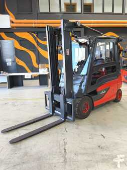 Carrelli elettrici 4 ruote 2018  Linde E30L-01 (1)