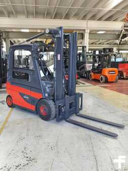 Carrelli elettrici 4 ruote 2018  Linde E30L-01 (2)