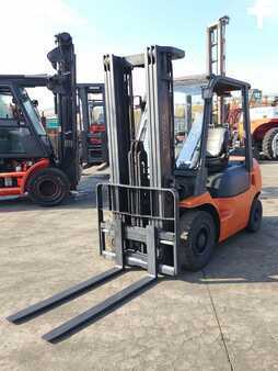 Dízel targoncák - Toyota 02-7FDF25 (1)