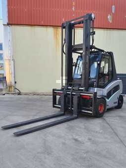 Elektro čtyřkolový VZV 2018  Carer A80/900X (1)