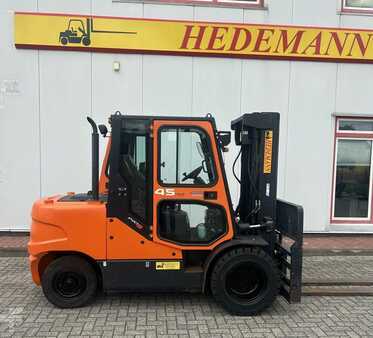 Chariots élévateurs diesel 2008 Doosan D45SC-5 (1)