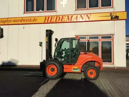 Terrenggående gaffeltruck 2015  Ausa C350Hx4 (1)