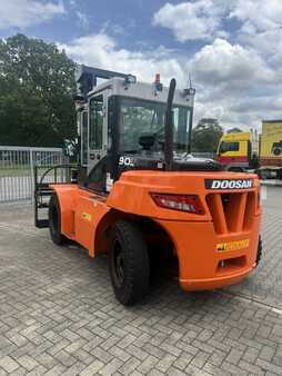 Chariots élévateurs diesel 2019  Doosan D90S-7 (2)