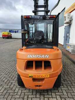 Chariots élévateurs diesel 2010 Doosan D55SC-5 (4)