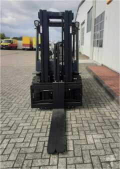 Doosan Doosan D30S-9