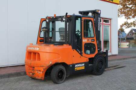 Chariots élévateurs diesel 2010 Doosan D55SC-5 (3)