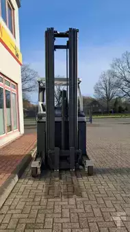 Reach Truck 2015 Still FM-X14 (3)
