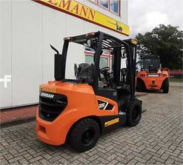 Dieselstapler 2021 Doosan D35C-9 (3)
