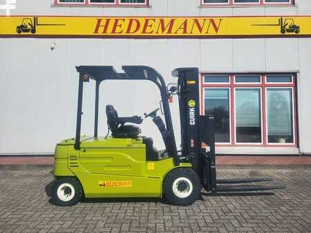 Chariots électriques à 4 roues 2023 Clark GEX30L (2)