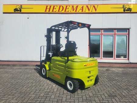 Elektro 4 Rad 2023 Clark GEX30L (3)