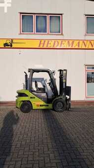 Dieselstapler 2024  Clark S30D (1)