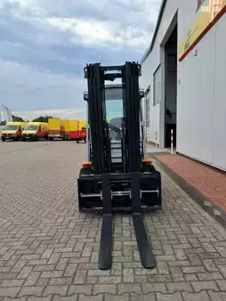 Dieselový VZV 2025  Cesab M330DV (3)